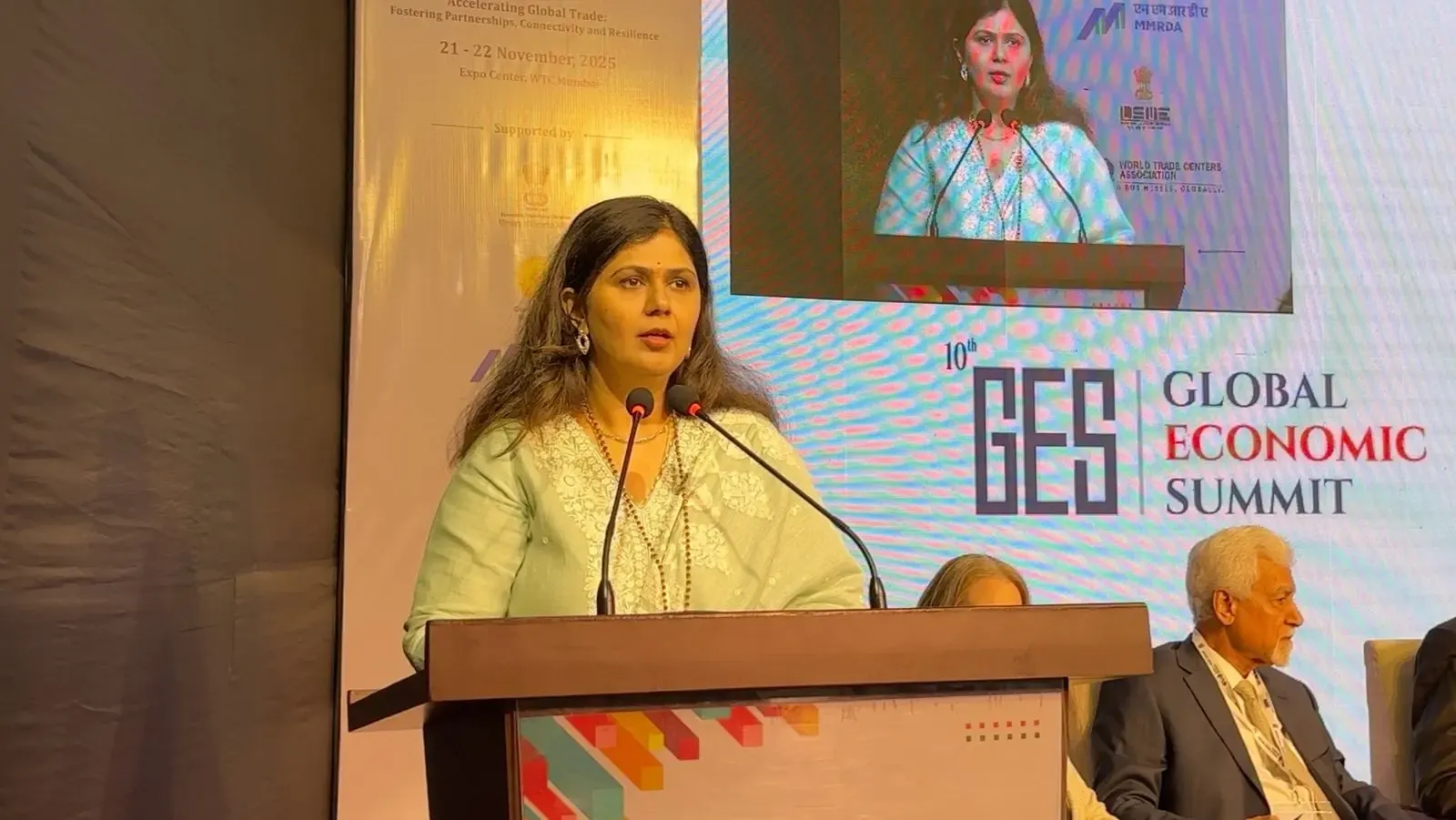 क्या हम ईज ऑफ डूइंग बिजनेस को बढ़ावा देने पर ध्यान दे रहे हैं? : पंकजा मुंडे