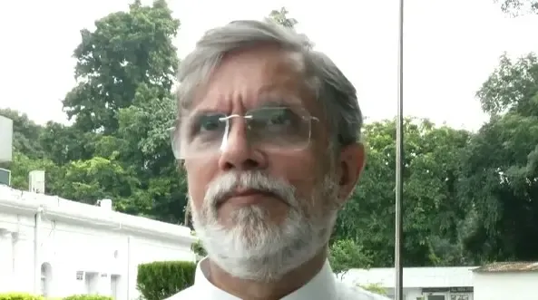 पवन खेड़ा का केजरीवाल पर तंज: 'हम फोटोकॉपी नहीं, ऑरिजिनल से लड़ते हैं'; BRICS और लद्दाख पर भी उठाए सवाल