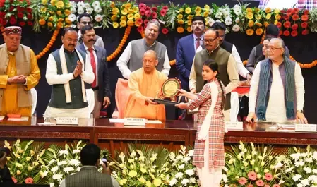 हमारा संविधान दुनिया का सबसे बड़ा और भारत की अनेकता को एकता में जोड़ने वाला है : सीएम योगी