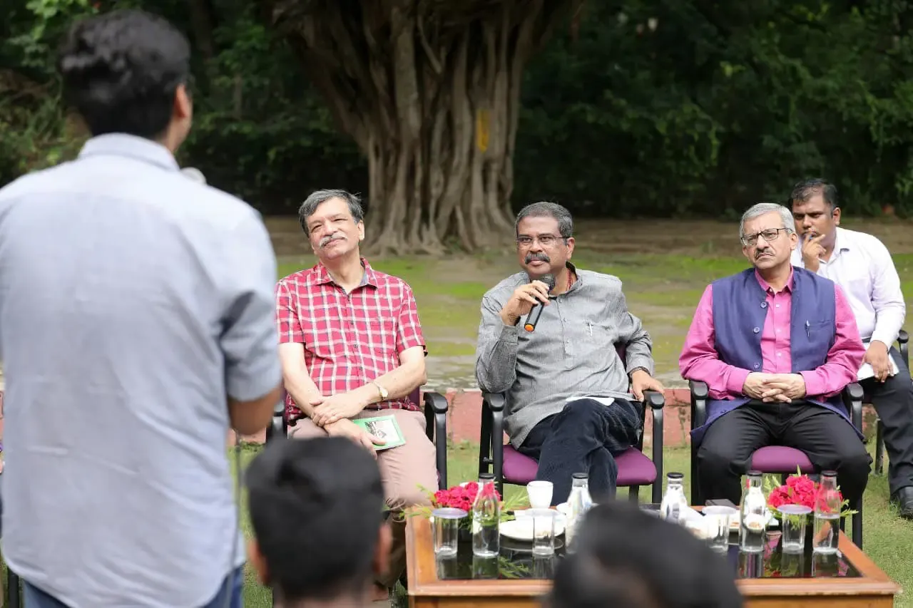 क्या हमारे आईआईटी संस्थान 'आत्मनिर्भर भारत' की आधारशिला बनेंगे?