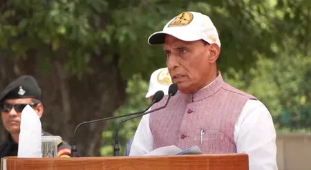 राजनाथ सिंह ने 'शौर्य विजय यात्रा' को रवाना किया, बोले — अस्मिता पर उठी हर नजर का पूरी शक्ति से देंगे जवाब