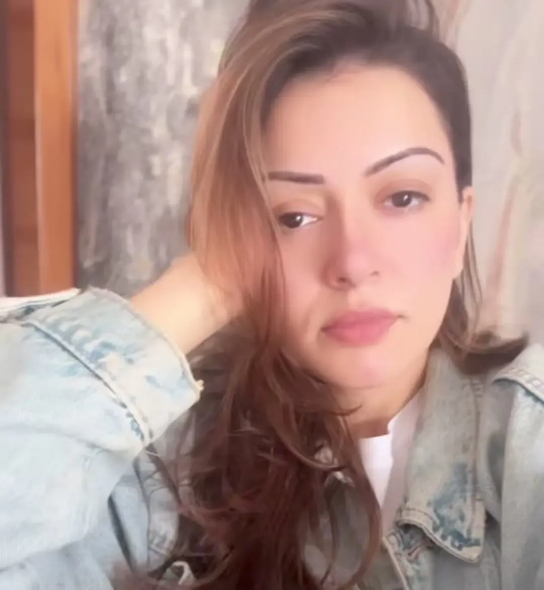 Is Hansika Motwanni’s New Year resolution to be late?