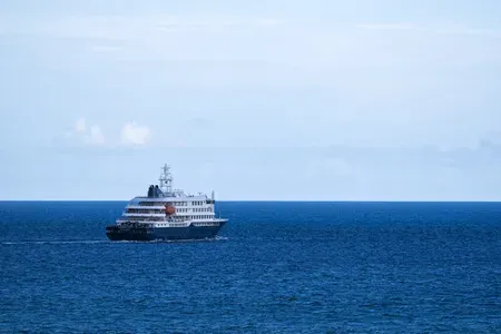 Hantavirus cruise ship MV Hondius docks in Rotterdam; 3 dead, Canada confirms case