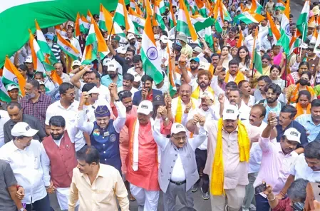 'हर घर तिरंगा' में बढ़चढ़ कर हिस्सा ले रही कर्नाटक भाजपा, बताया गर्व का विषय