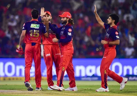 आरसीबी ने केकेआर को 6 विकेट से हराया, पाटीदार बोले — 'कोहली की पारी के लिए शब्द नहीं'
