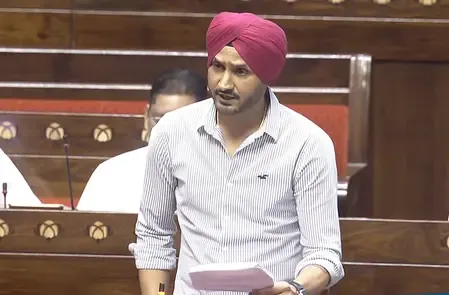 बड़ा फैसला: हरभजन सिंह और अशोक मित्तल को CRPF ने दी 'वाई कैटेगरी' सुरक्षा, AAP कार्यकर्ताओं के विरोध के बाद केंद्र सक्रिय