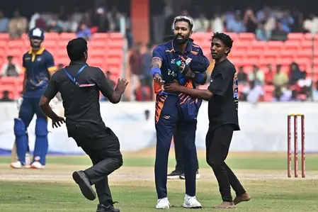 हार्दिक पांड्या के 'फैन पावर' का असर, बदलना पड़ा बड़ौदा-गुजरात मैच का आयोजन स्थल 