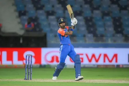 Hardik smashes unbeaten 77 on SMAT return to help Baroda win 