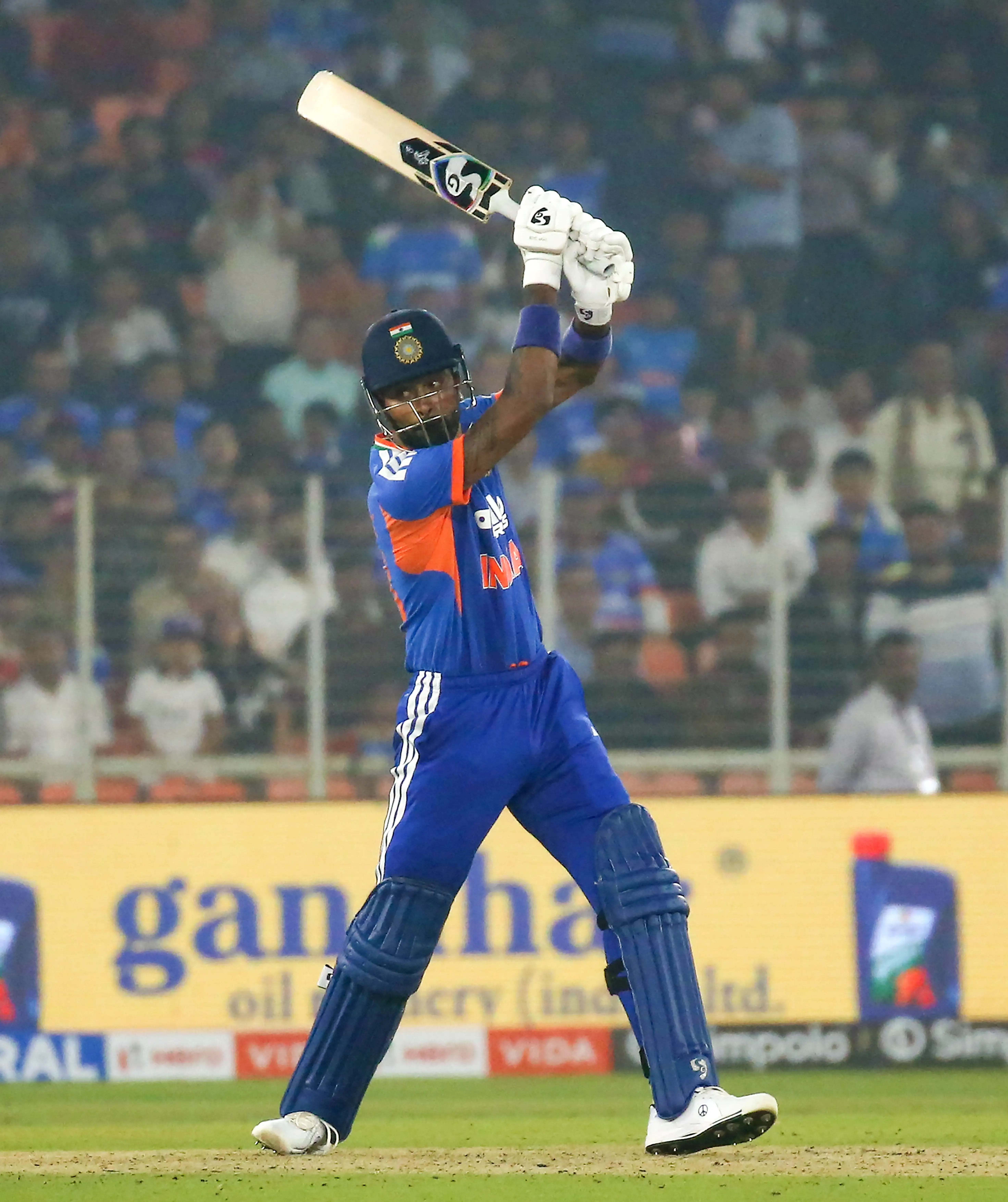 How does Hardik Pandya's energy compare to Sir Viv Richards?