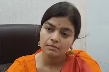 क्या हर्षवर्धन सपकाल की गंदी राजनीति से उन्हें वोट नहीं मिलेंगे: पूनम महाजन?