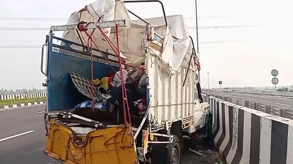 क्या हरियाणा के बहादुरगढ़ में केएमपी एक्सप्रेसवे पर पिकअप और कैंटर की टक्कर से 5 प्रवासी मजदूरों की मौत हो गई?
