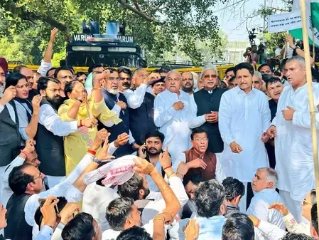 Haryana Congress Demonstrates Against BJP's MGNREGA Changes