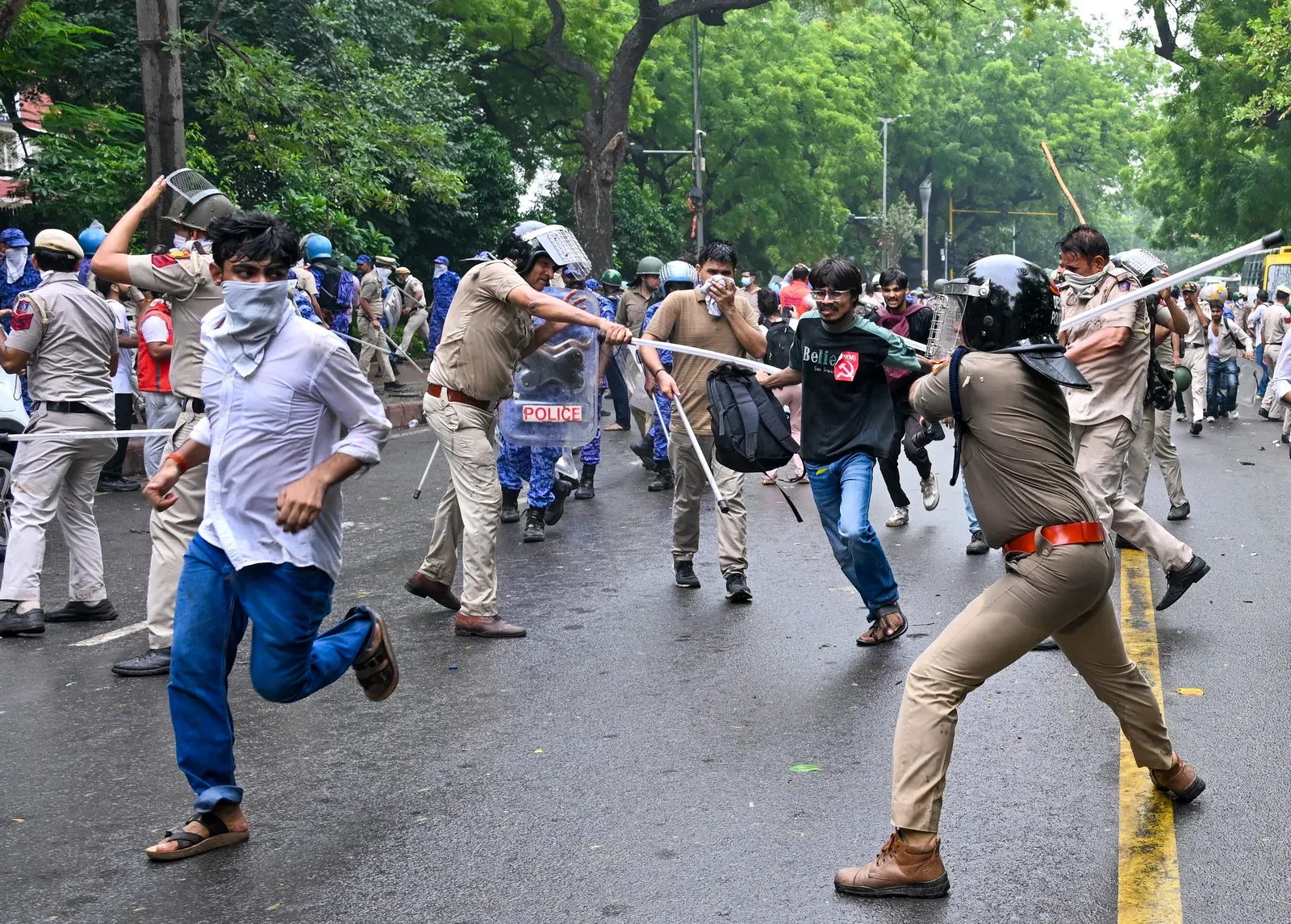 Delhi HC notices Centre, Police on NEET protest force PILs; orders CCTV preservation