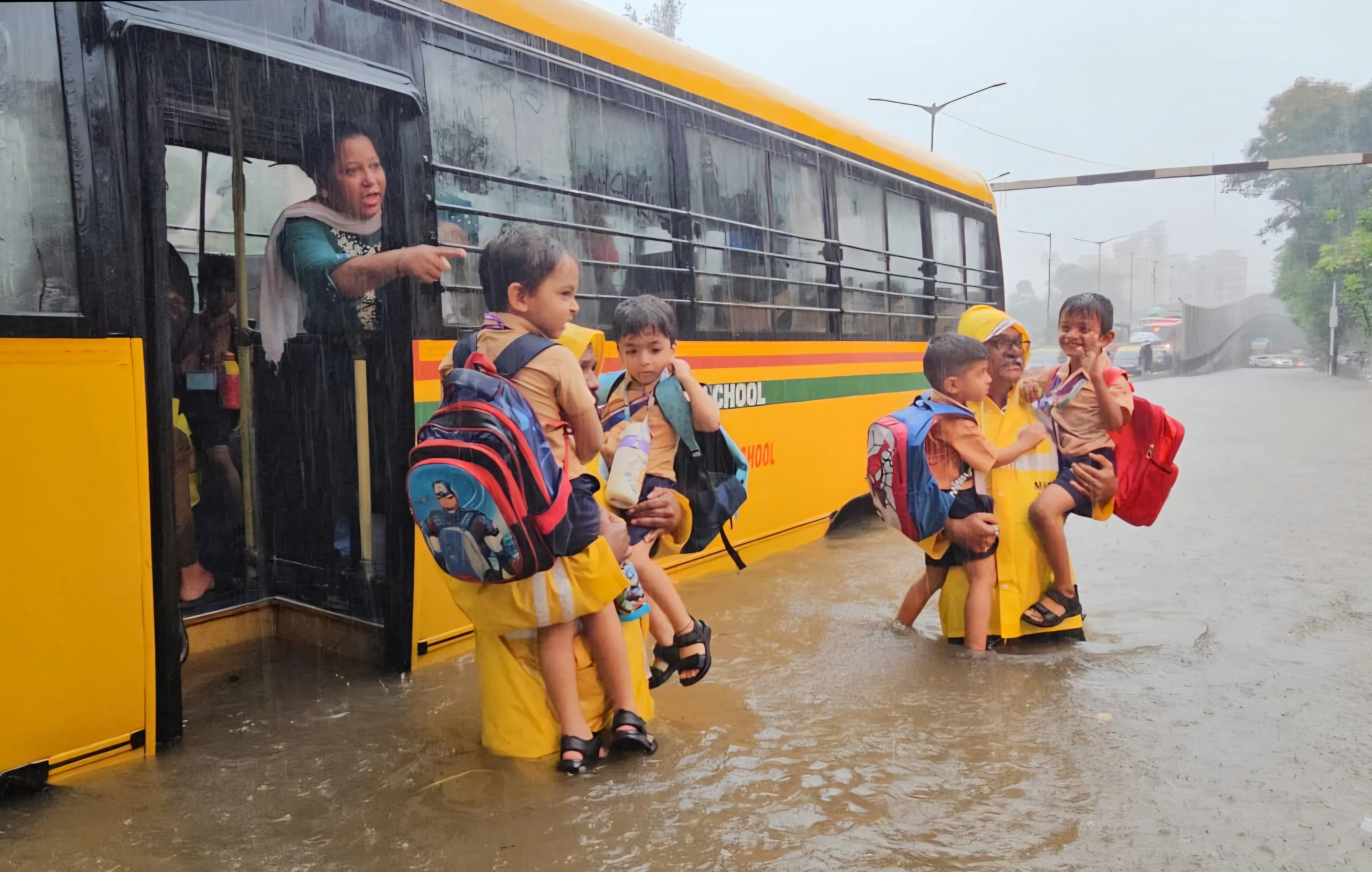 What Measures Are Being Taken Amidst Heavy Rains in Maharashtra?