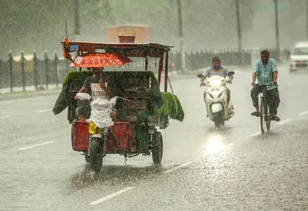 IMD issues Orange Alert for Bihar: Heavy rain, storms in 48 hours