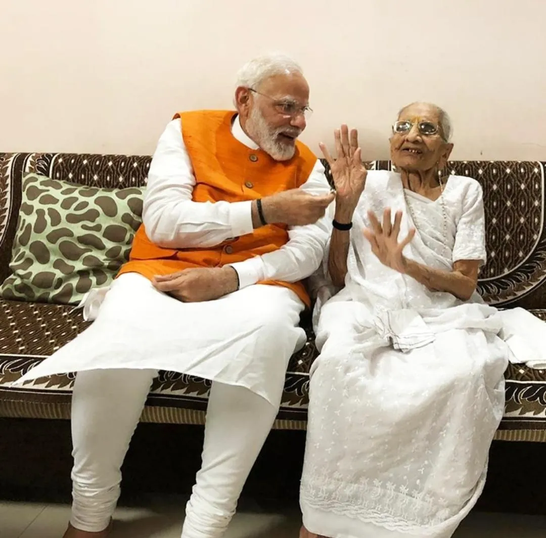क्या पीएम मोदी ने मां के निधन के बाद 17 पन्नों की चिट्ठी लिखी? मनोज मुंतशिर ने साझा किया अनुभव