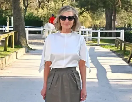 Helen Hunt's Humorous Take on Donning Red Heels at a Horse Farm
