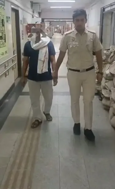 Delhi shop helper arrested in 36 hrs for ₹3.85 lakh Chawri Bazar theft