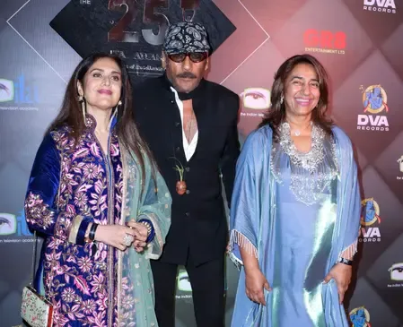 'हीरो' कपल जैकी श्रॉफ और मीनाक्षी शेषाद्री फिर साथ आए नजर, सोशल मीडिया पर वीडियो वायरल 