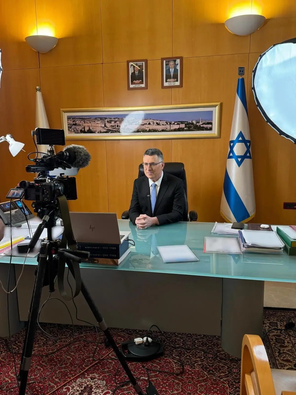 Gideon Saar Critiques Global Leaders' Response to Hezbollah's Aggression Against Israel