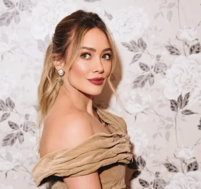 Hilary Duff Reflects on Lack of Formal Education as a Child Star