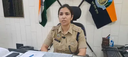 हिमाचल : कार में सनरूफ खोलकर शराब पीते पर्यटकों का वीडियो वायरल, पुलिस सख्त