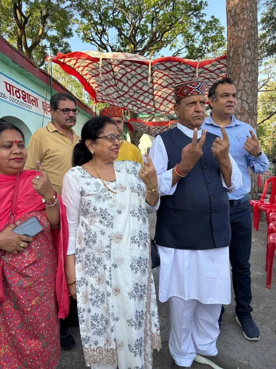 हिमाचल निकाय चुनाव 2026: 51 शहरी निकायों में मतदान जारी, सुक्खू और बिंदल ने मतदाताओं से की अपील