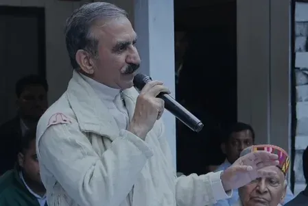 सीएम सुक्खू का बड़ा भंगाल दौरा: ₹10 करोड़ सड़क निधि, हेली-टैक्सी और ST दर्जे का वादा