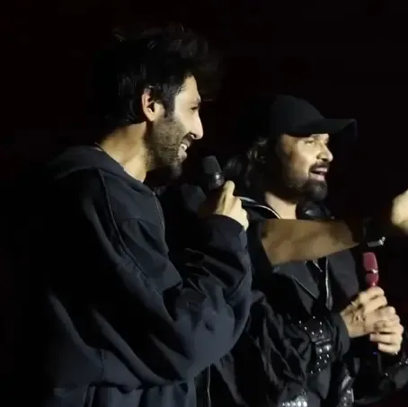 Did Himesh Reshammiya Just Troll Himself in Front of Kartik Aaryan?