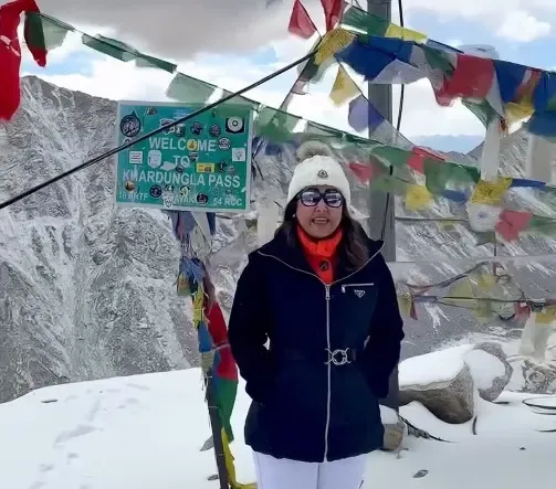 Hina Khan conquers Khardung La at 18,000 feet: 'Who's Switzerland, Habibi come to Ladakh'