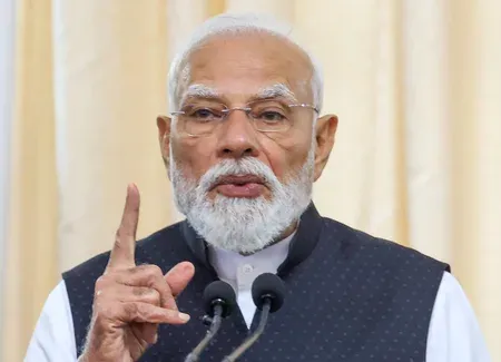 PM मोदी ने सेशेल्स संसद में दिया ऐतिहासिक संबोधन, बोले — हिंद महासागर जोड़ता है, अलग नहीं करता