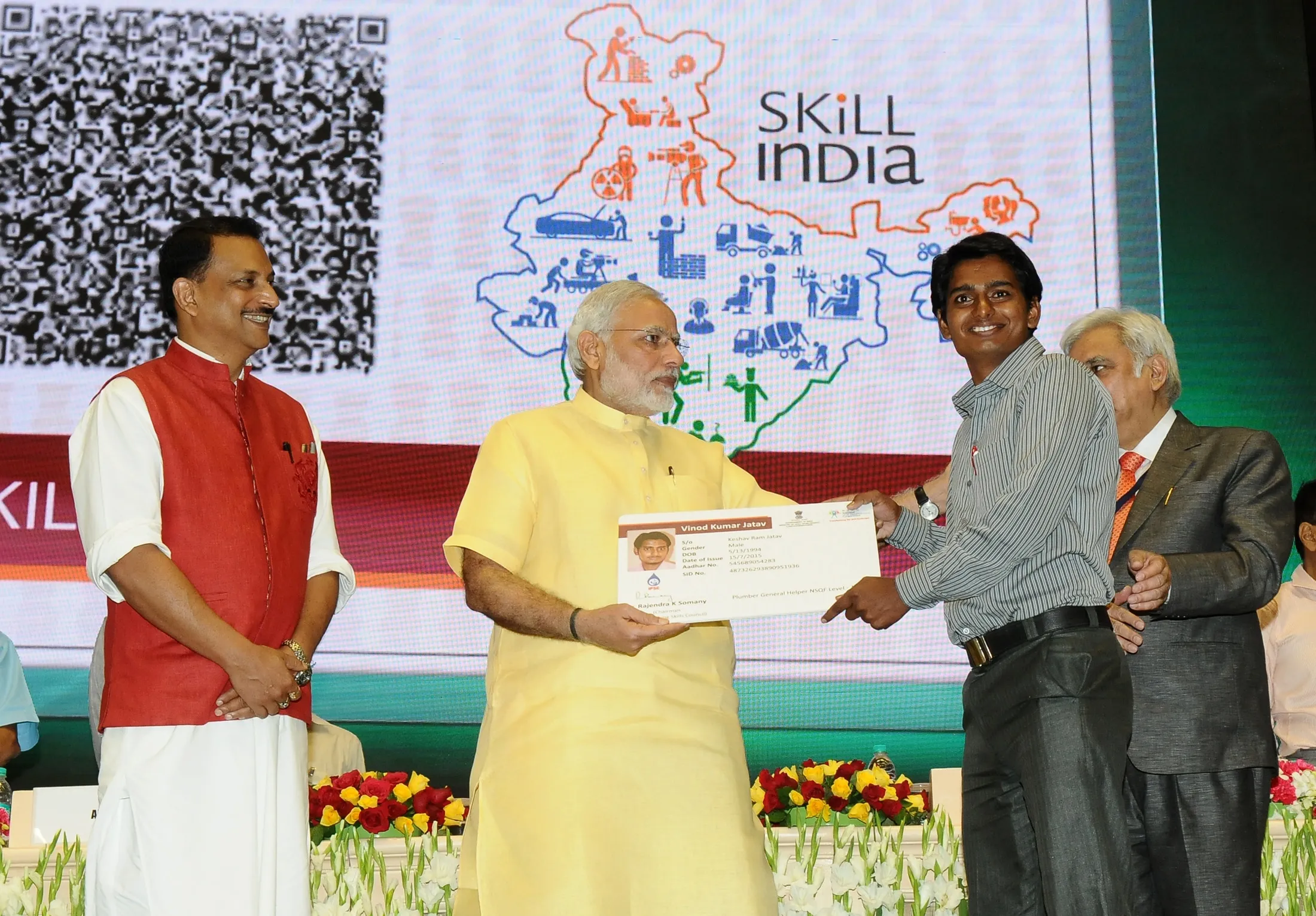 क्या पीएमकेवीवाई 4.0 के तहत 38 क्षेत्रों में 27 लाख से अधिक युवाओं को कौशल प्रशिक्षण दिया गया?