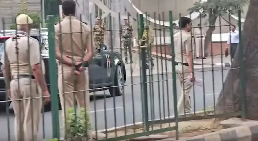 करूर भगदड़ मामले में सीबीआई के सामने तीसरी बार पूछताछ के लिए गए विजय