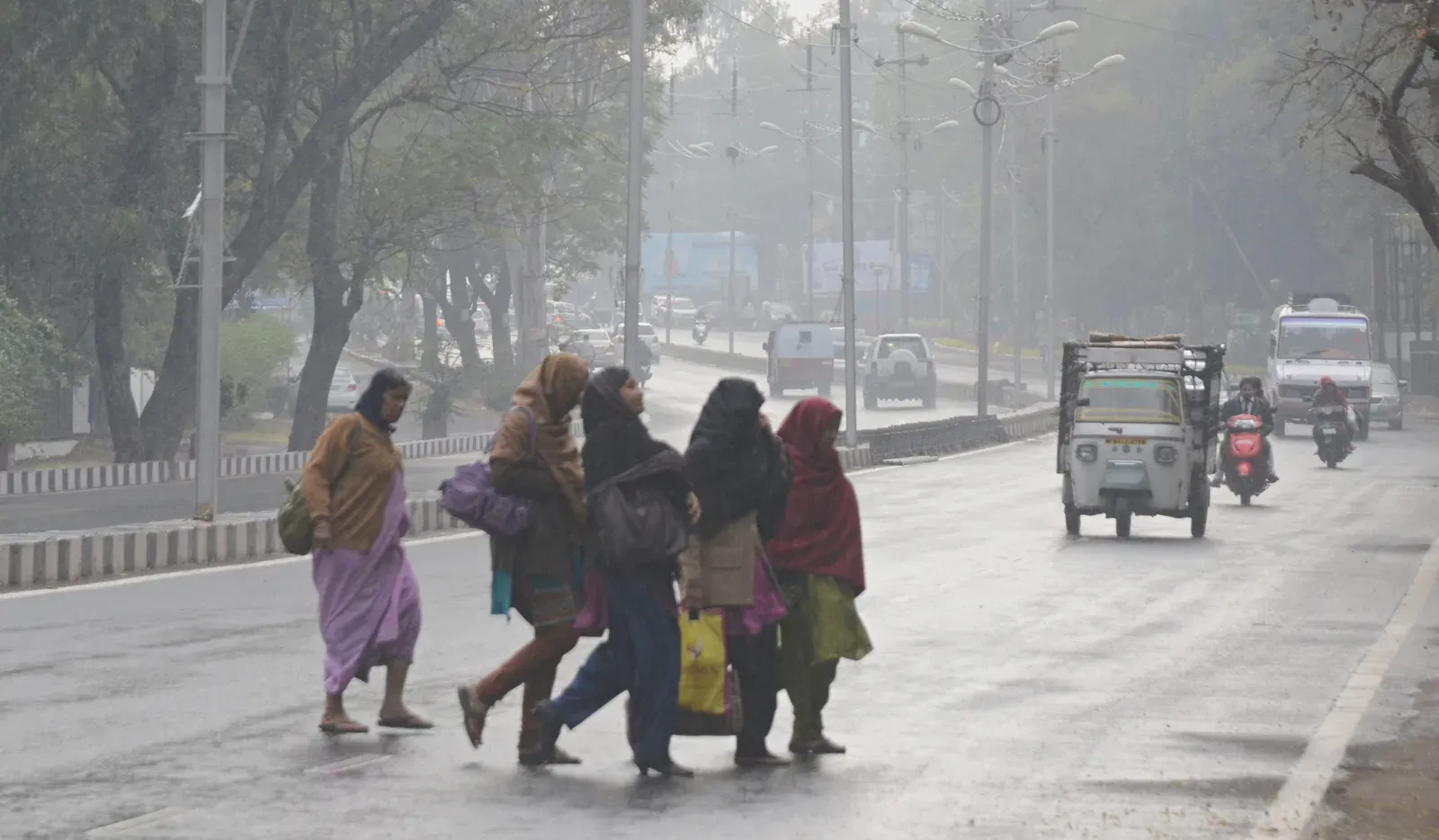 मध्य प्रदेश में मानसून फिर सक्रिय: भोपाल समेत 40+ जिलों में गरज-चमक और बारिश का अलर्ट