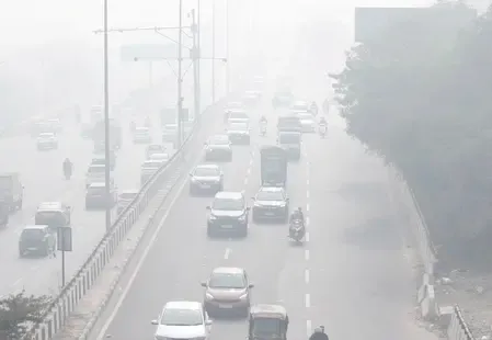 वायु प्रदूषण ने बढ़ाई बीमारियां, जीवन प्रत्याशा में गिरावट से आर्थिक नुकसान भी : स्वास्थ्य विशेषज्ञों की चेतावनी