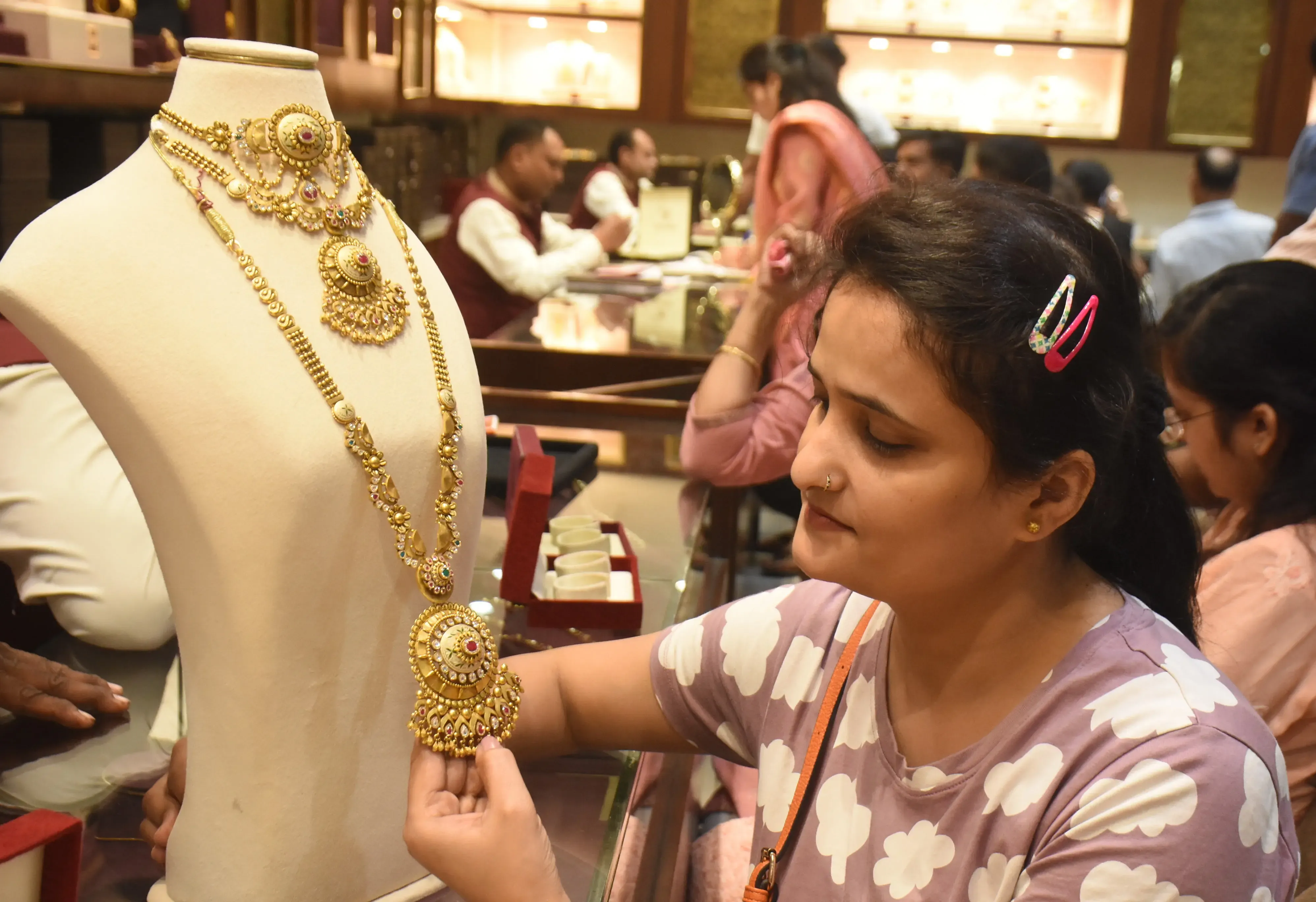 अक्षय तृतीया: भारतीय परिवारों के पास सोने का विशाल भंडार, जो अमेरिका और यूरोप के संयुक्त रिजर्व से अधिक