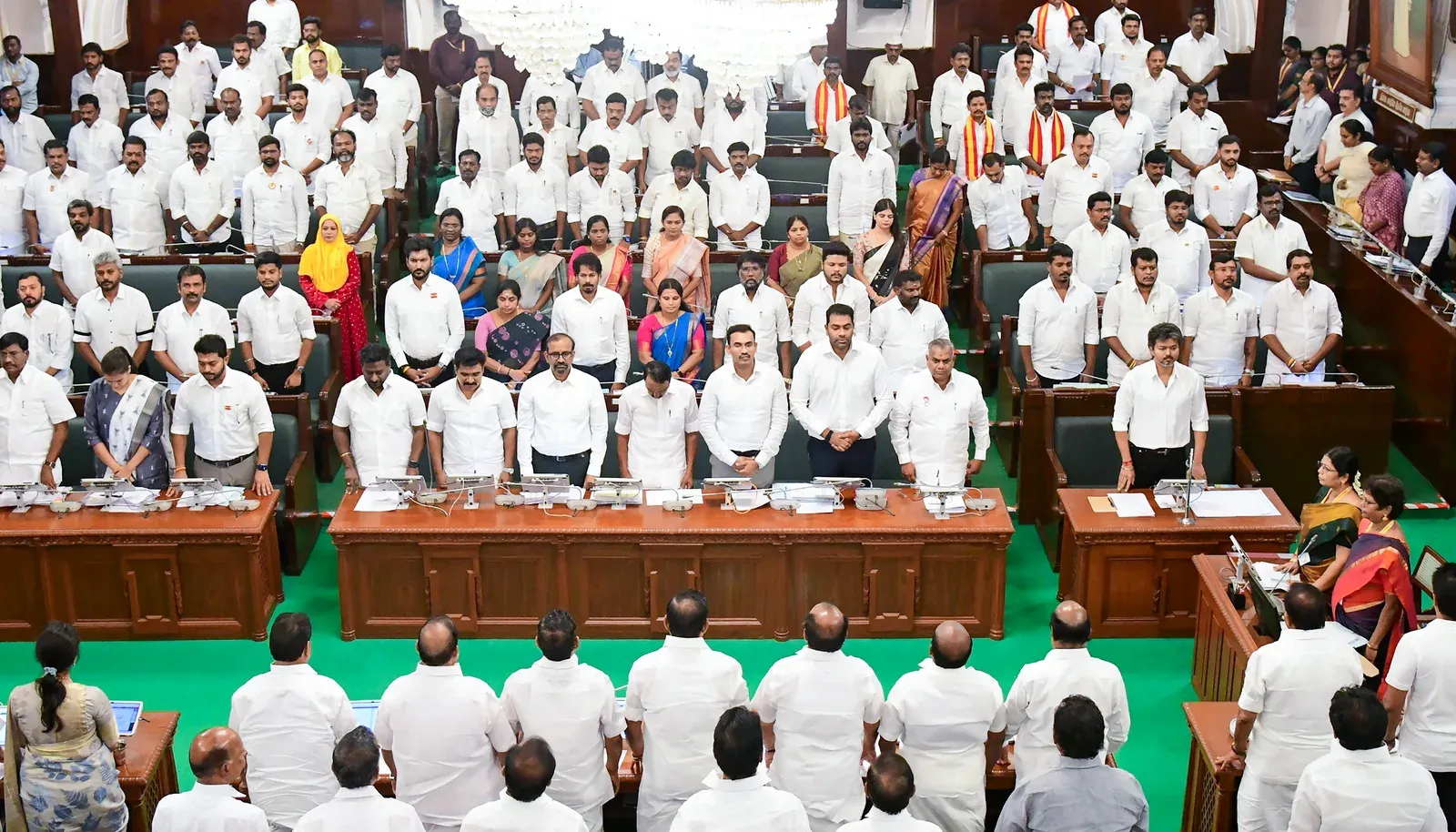 तमिलनाडु विधानसभा में पन्नीरसेल्वम बनाम सेंगोट्टैयान: गठबंधन बदलने पर तीखी जुबानी जंग