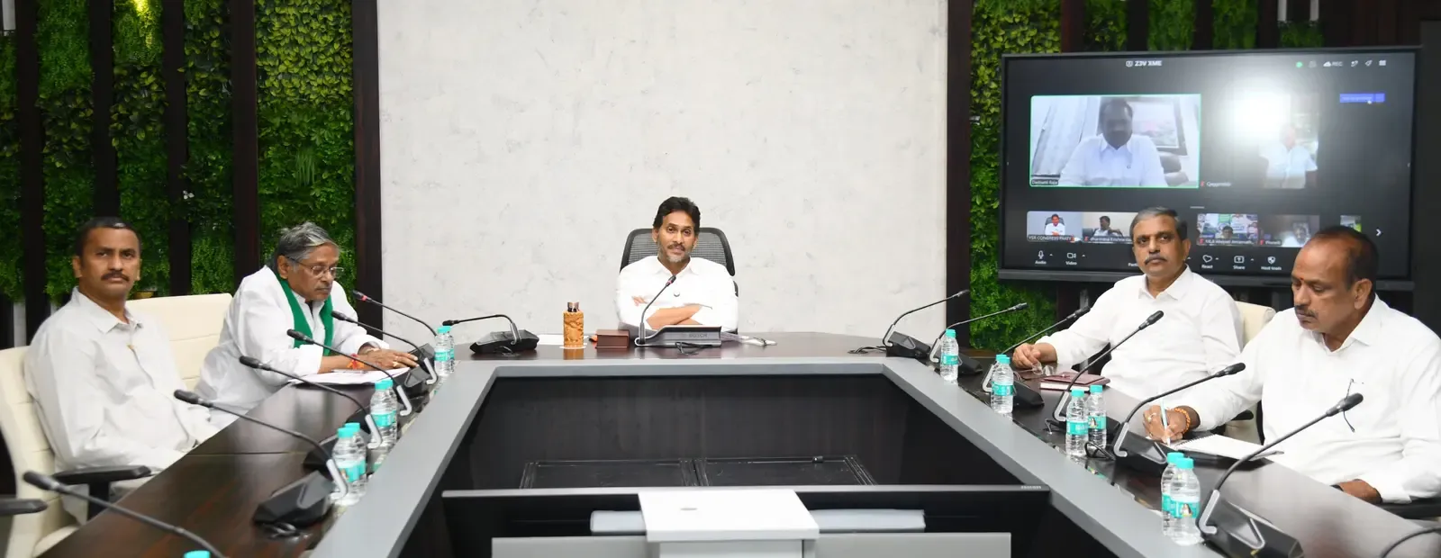आंध्र स्थानीय निकाय चुनाव: जगन मोहन रेड्डी ने YSRCP कार्यकर्ताओं को हर अनियमितता का वीडियो सबूत जुटाने का दिया निर्देश