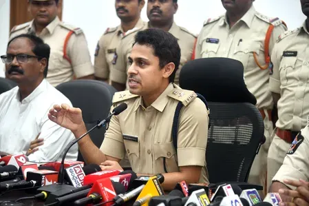 काकीनाडा कोर्ट ने शूटिंग कोच सादिक खान को 14 दिन की न्यायिक हिरासत में भेजा, हत्या व आत्महत्या उकसावे के आरोप