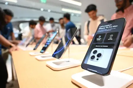 एप्पल का भारत में शिपमेंट 2025 के अंत तक रिकॉर्ड 14-15 मिलियन यूनिट तक पहुंचने का अनुमान