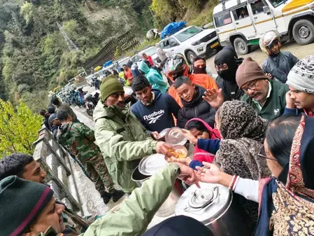 सिक्किम में भूस्खलन के बाद सेना ने सुरक्षित निकाले 1,321 पर्यटक और 84 स्थानीय निवासी