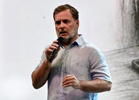 सोनम वांगचुक को अस्पताल में भर्ती करने को लेकर राहुल गांधी ने केंद्र सरकार का किया घेराव