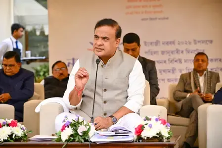 असम के मुख्यमंत्री ने ईडी की छापेमारी के दौरान बंगाल की मुख्यमंत्री बनर्जी के व्यवहार की आलोचना की