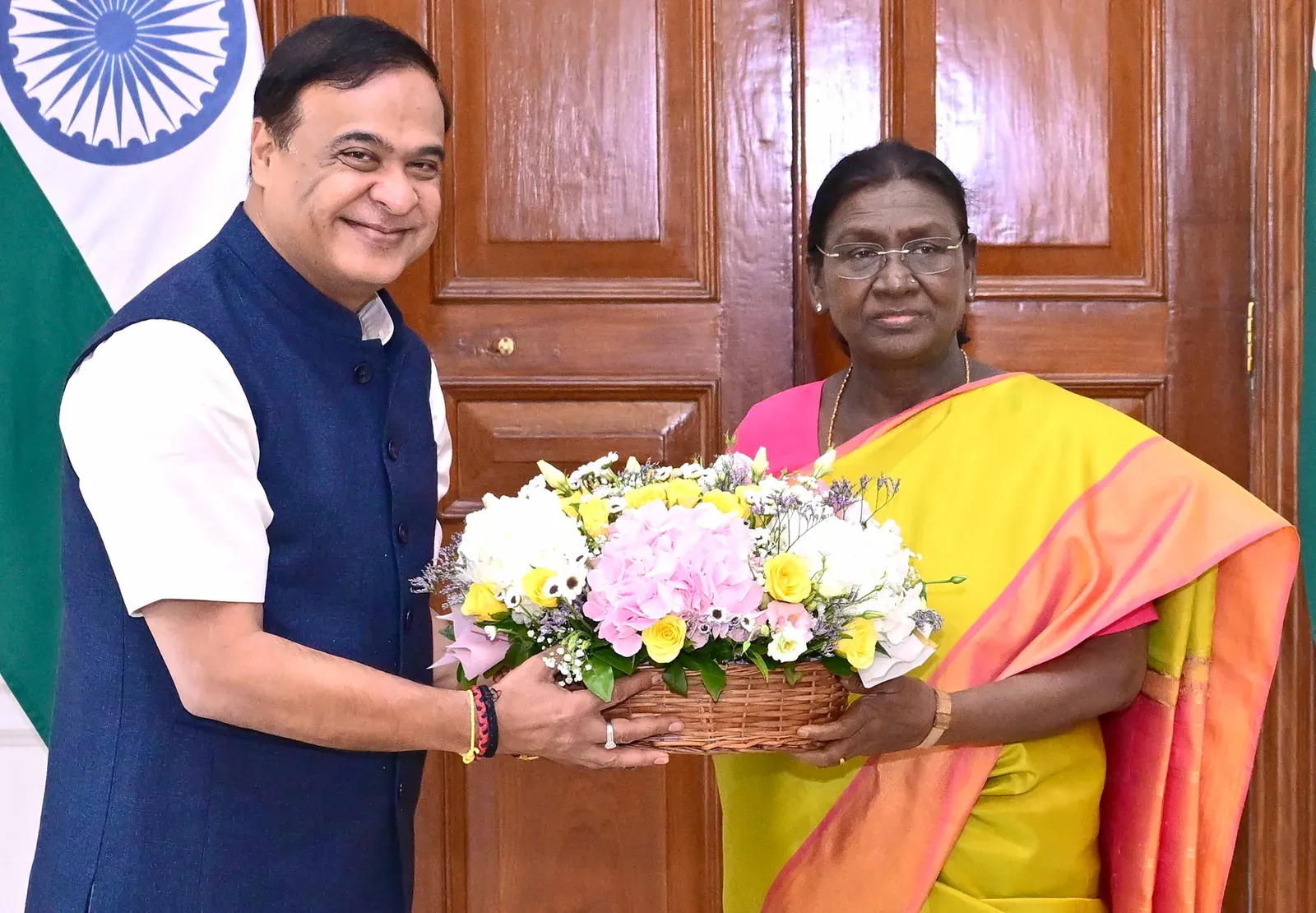 असम CM हिमंता बिस्वा सरमा ने राष्ट्रपति मुर्मु से की मुलाकात, राज्य के विकास और भविष्य की योजनाओं पर चर्चा