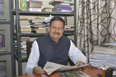 असम कांग्रेस ने नीलामणि सेन डेका का निष्कासन रद्द किया