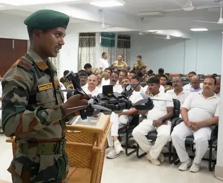 त्रिपुरा: अगरतला एयरपोर्ट पर सीआईएसएफ जवानों को ड्रोन सुरक्षा का प्रशिक्षण