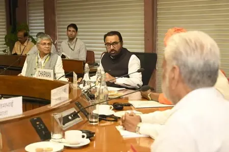 आयुष उद्योग 200 अरब डॉलर के लक्ष्य की ओर तेजी से अग्रसर: केंद्रीय मंत्री