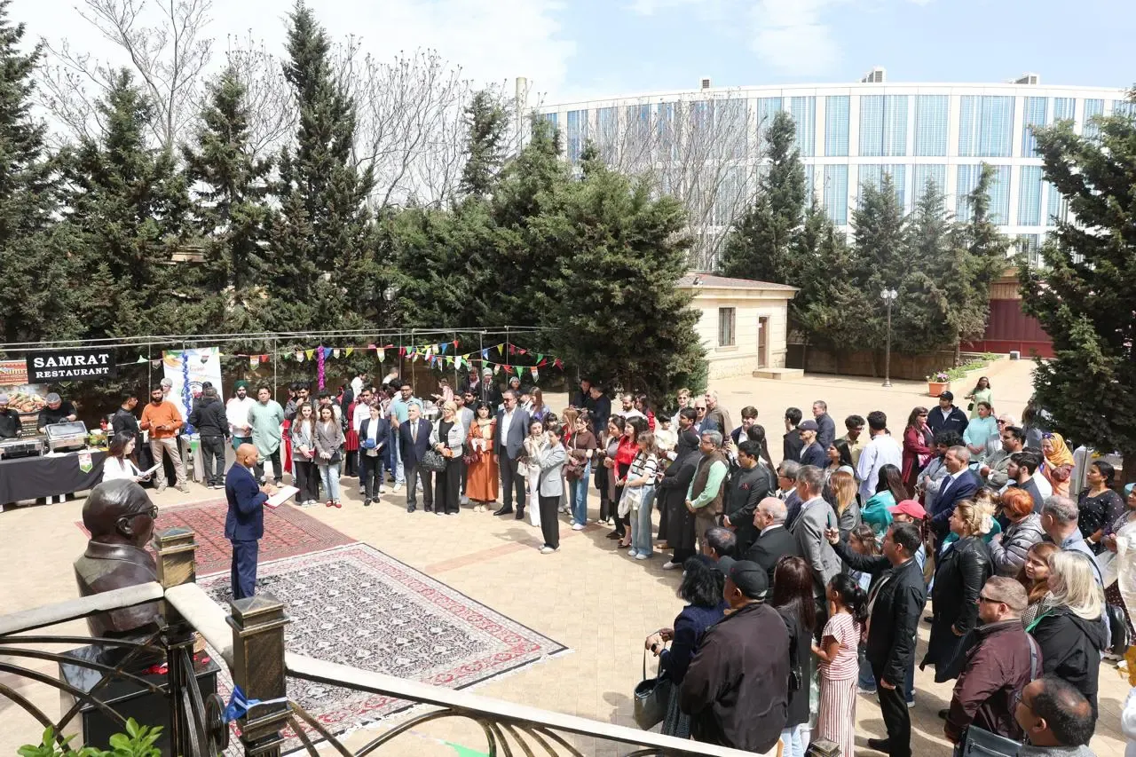 अजरबैजान: बाकू में भारतीय फूड फेस्टिवल का शानदार आयोजन, स्थानीय लोगों का उमड़ा उत्साह