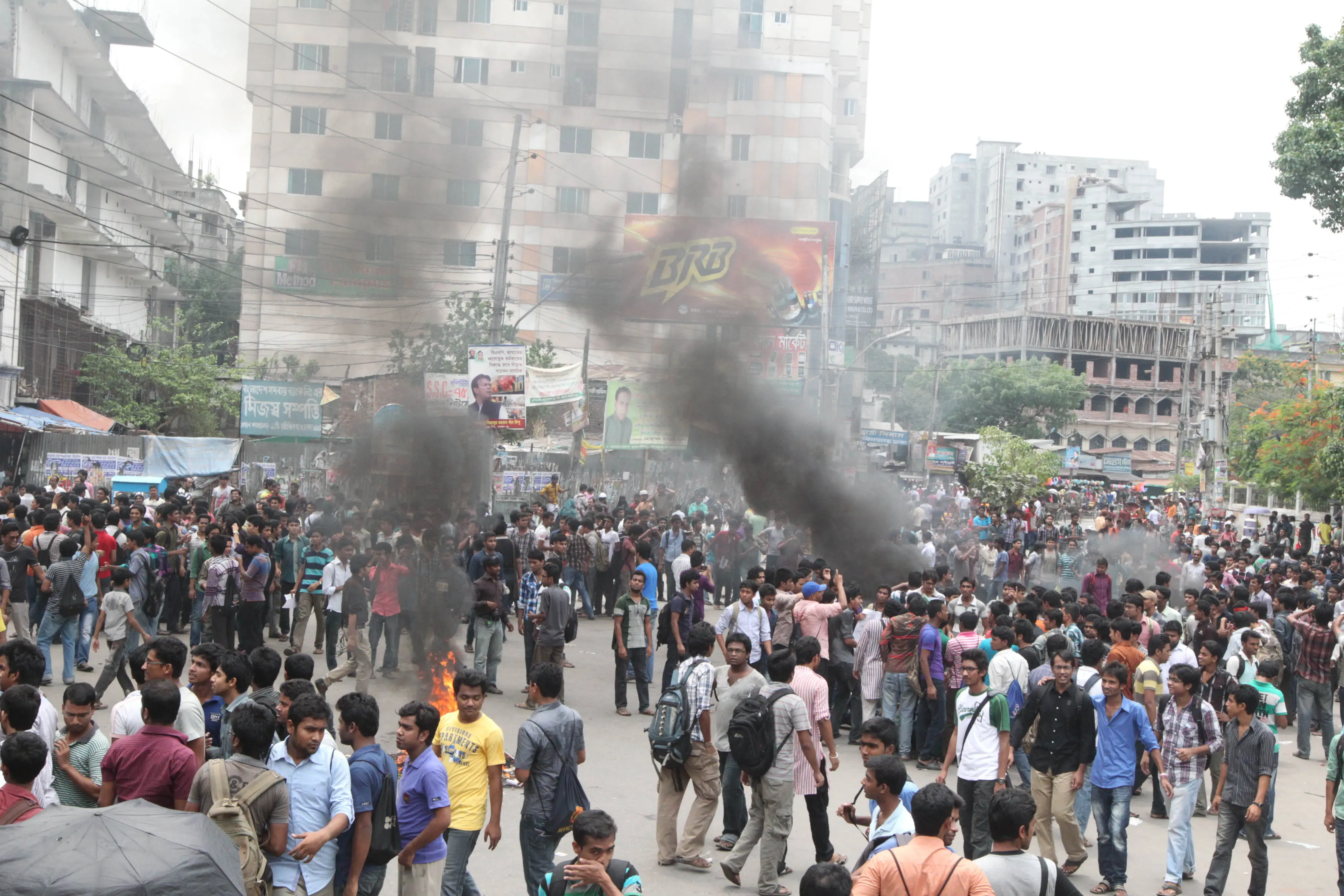 क्या बांग्लादेश में चुनाव से पहले लैंगिक हिंसा और हिंदुओं पर हमलों की बढ़ती लहर है?