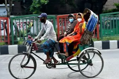 क्या बांग्लादेश की महिलाओं को अर्थव्यवस्था में बढ़ती कमजोरी का सामना करना पड़ रहा है?